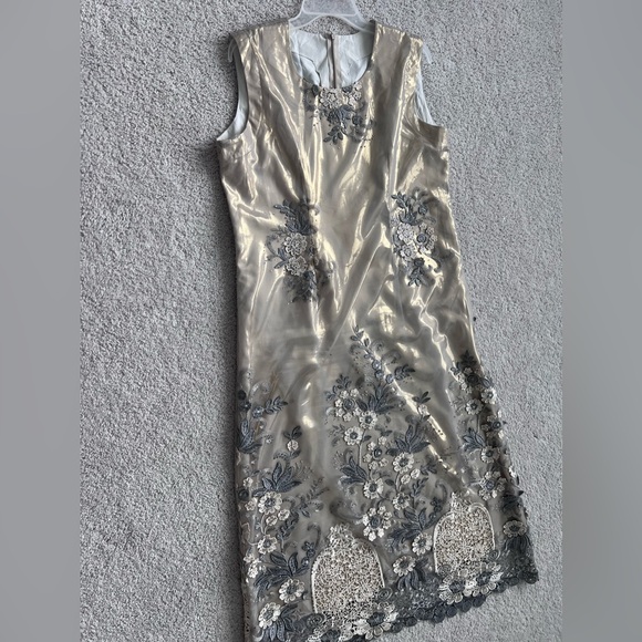 Dress - Picture 2 of 2